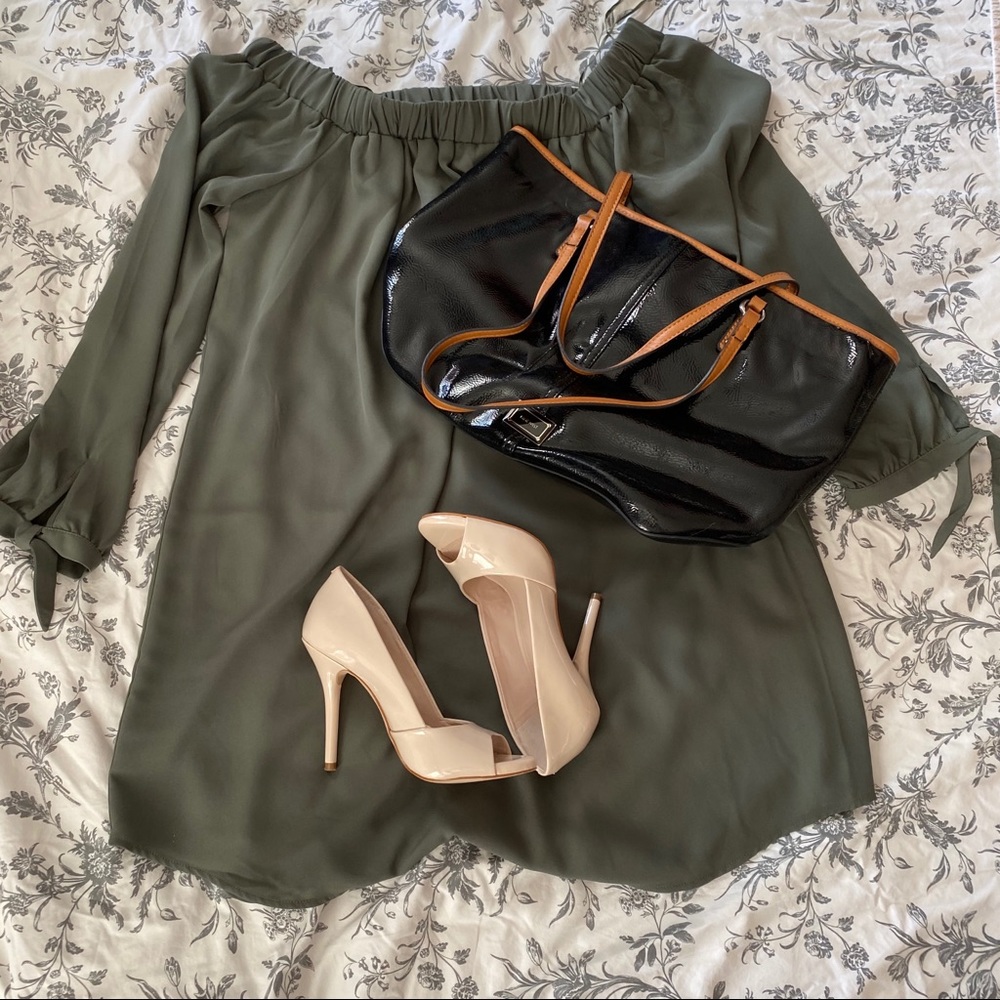 BCBGeneration cream heels